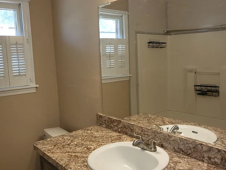 304 E Ellen Ave — Photo 12