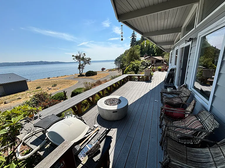 View south from deck to Tacoma