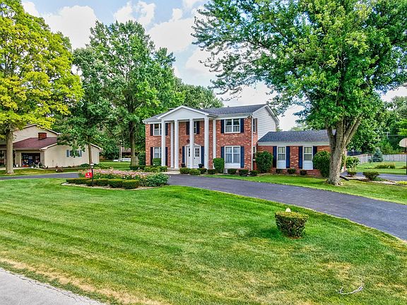 3rd image of 3 Oaklane Dr