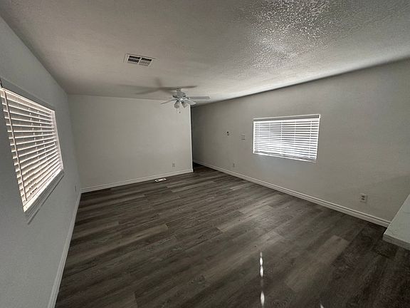 3rd image of 6517 Canyon Ave #6517