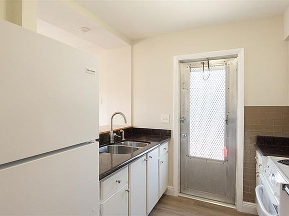 5th image of 1626-28 N J St