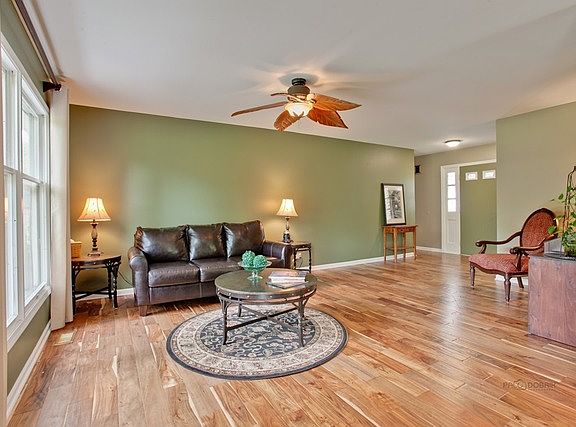 4th image of 204 Lowell Pl