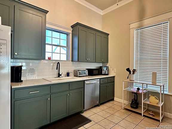 4th image of 1105 Mesquite