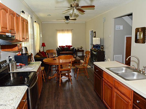 4th image of 1009 Palmer St
