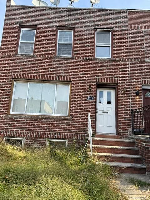 1st image of 1523 E 33rd Street