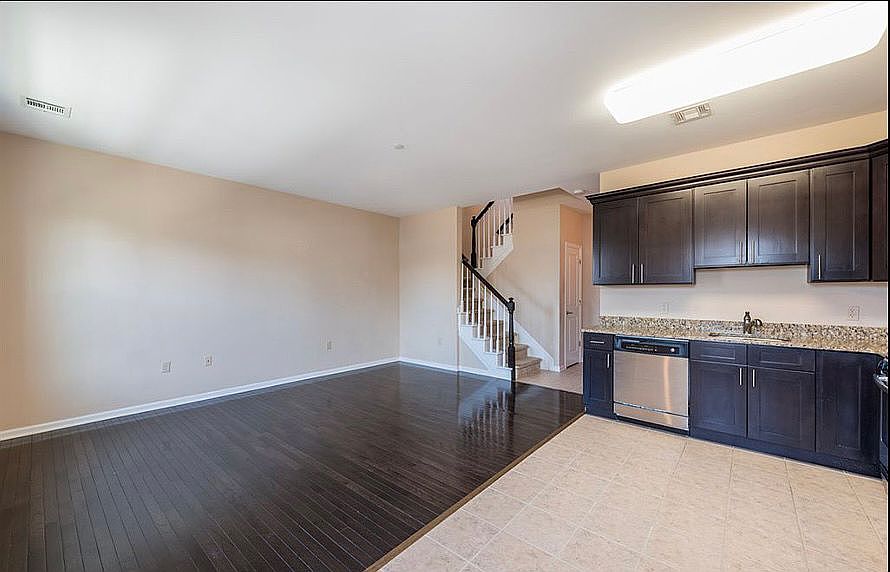 1st image of 92 Willow St Unit 8