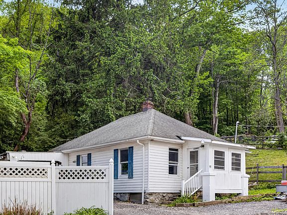 2nd image of 11 Richardsville Road