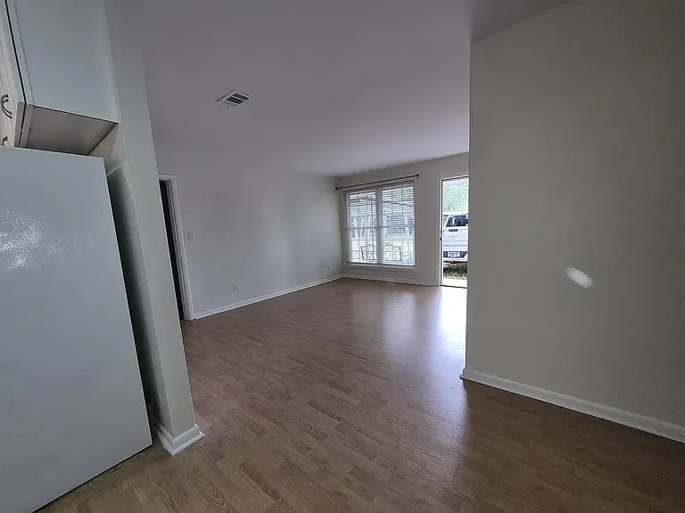 517 Winthrop St — Photo 4