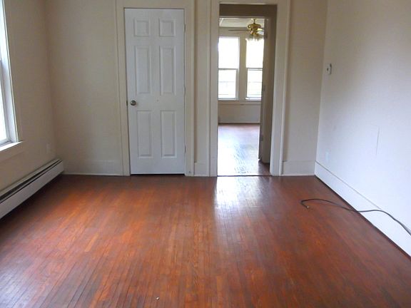 3rd image of 317 E Lakeshore Dr