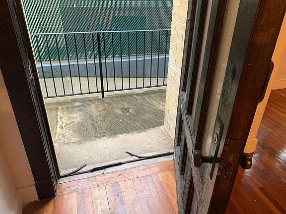 5th image of 181 Bainbridge St #103