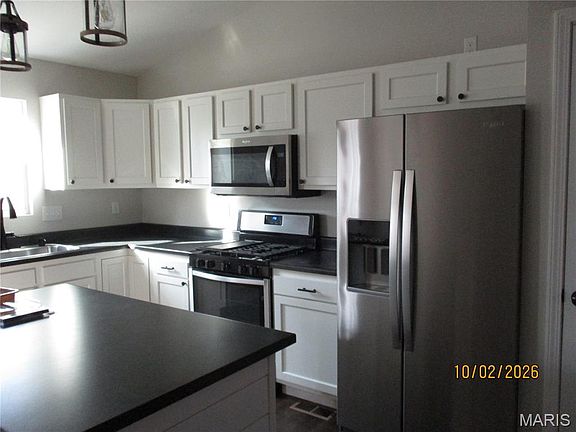 5th image of 5 Burr Oak Ct