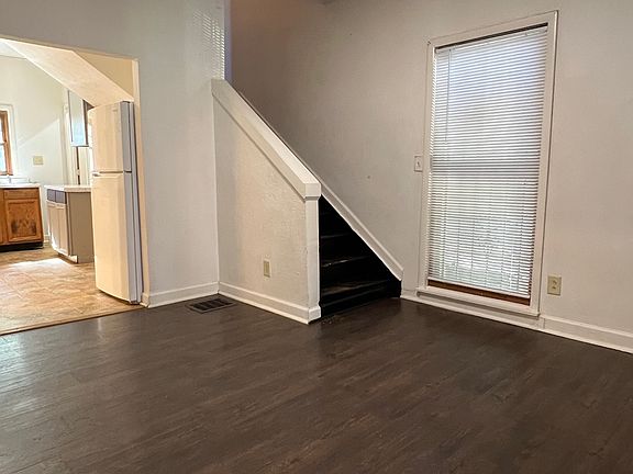 5th image of 2839 E 19th St