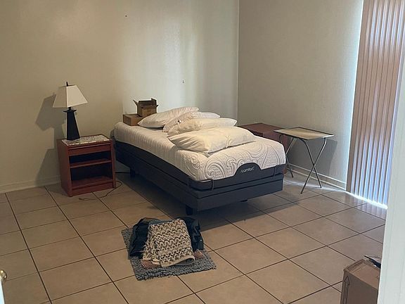 3rd image of 183 Scottsdale Loop