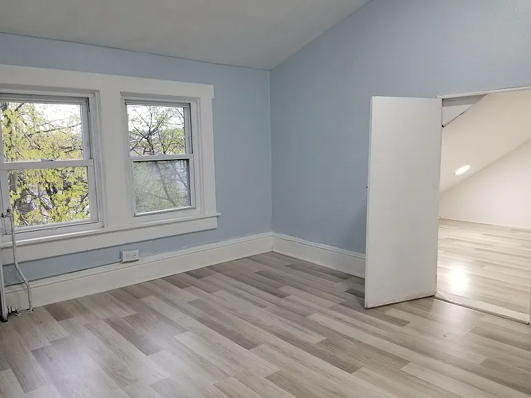 128 William St #3 — Photo 6