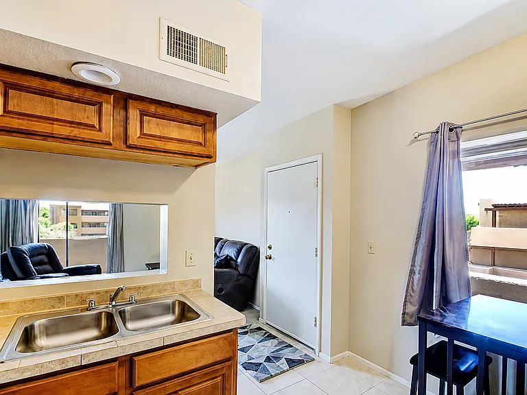 1810 E Blacklidge Dr #514 — Photo 10