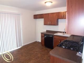 3rd image of 29096 Riveroak Dr