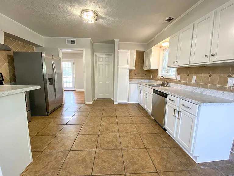 4152 Rhodes Ave — Photo 20