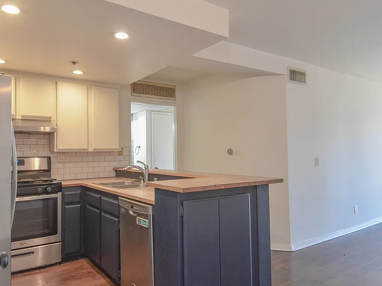 5143 Bakman Ave #206 — Photo 19