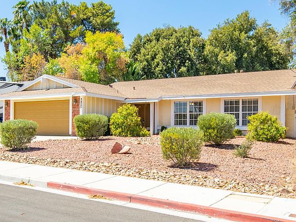 Nice landscaping in front