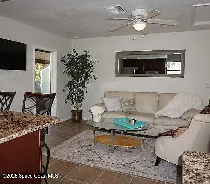 1833 Oakwood Trl — Photo 2