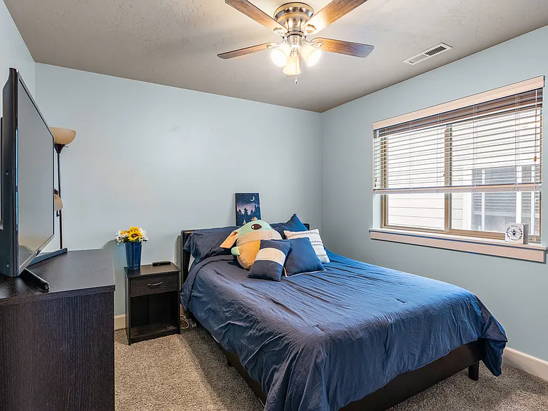 2733 E Decameron Ln — Photo 32