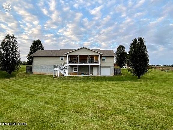 3rd image of 214 Ashton Ln