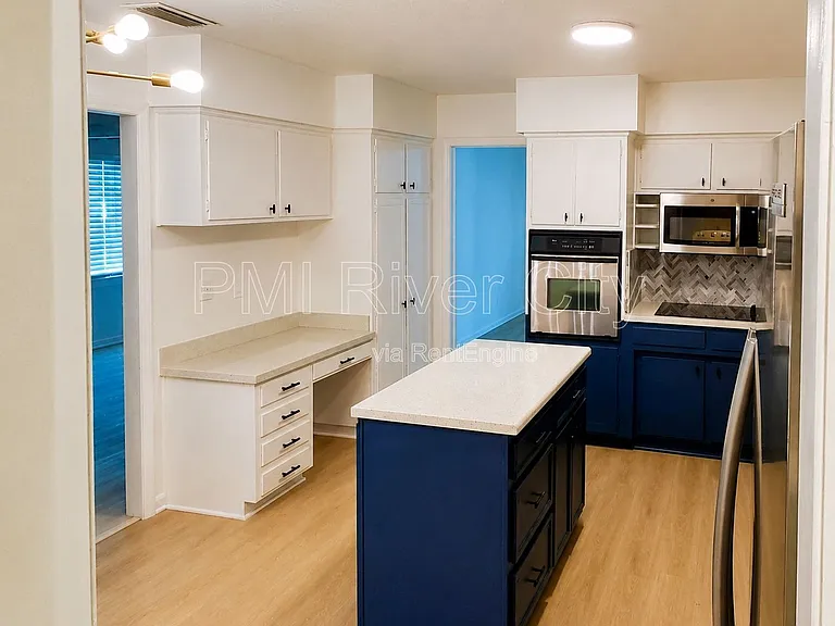 2860 Cedarcrest Dr — Photo 1