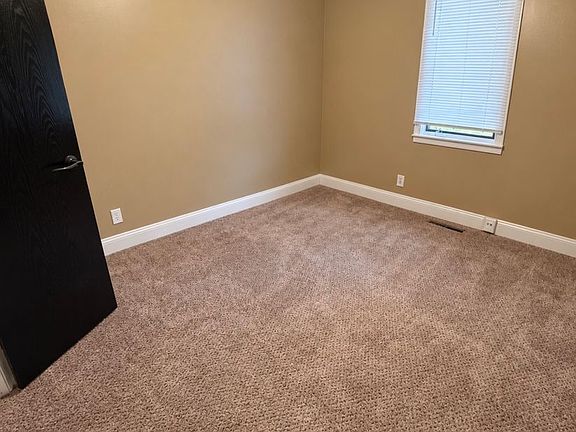 4th image of 4927 S McCann Ave