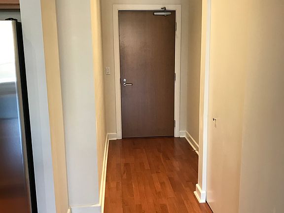 2nd image of 1305 S Michigan Ave APT 1511