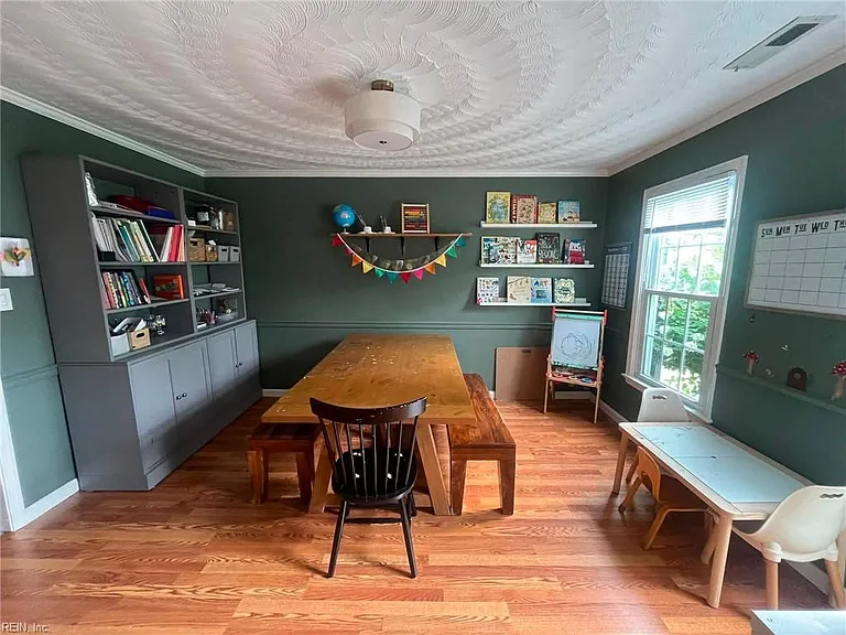 2505 Castle Hill Ct — Photo 10