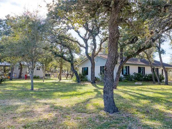 1374 Bego Rd, Goliad, TX 77963