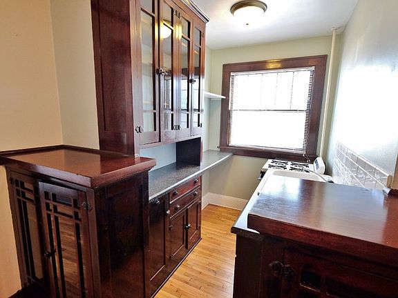 3rd image of 1091 Goodrich Ave #9