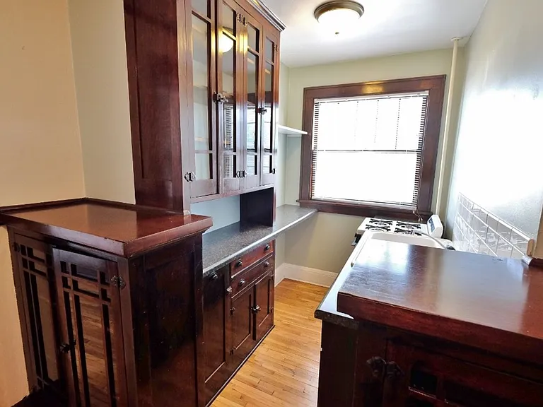 1091 Goodrich Ave — Photo 17