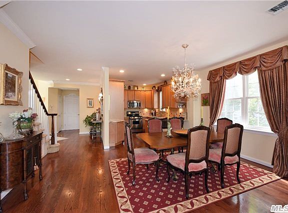 3rd image of 648 Balfour Pl