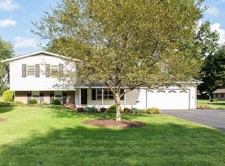 1384 Sherwood Downs Rd W, Newark, OH 43055