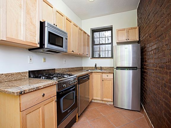 2nd image of 255 W 22nd St APT 3B