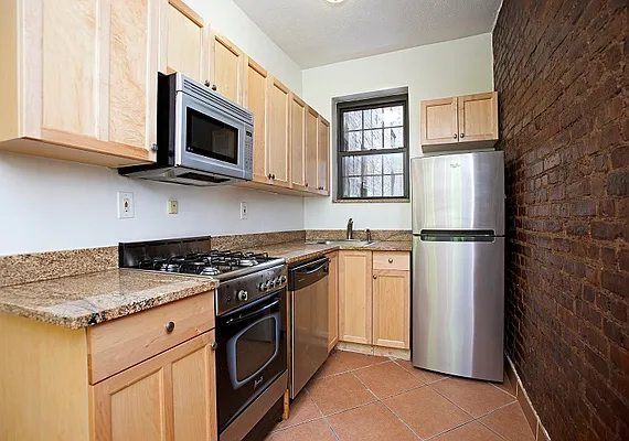 Rented by Buchbinder & Warren | media 2