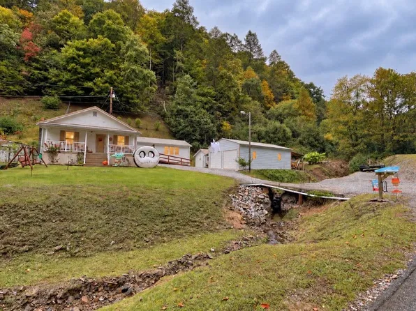 1105 Jess Fork Rd, Grundy, VA 24614