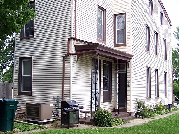 3rd image of 1227 1st Ave