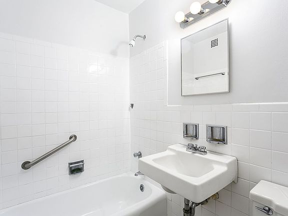 5th image of 333 E 30th St APT 14C