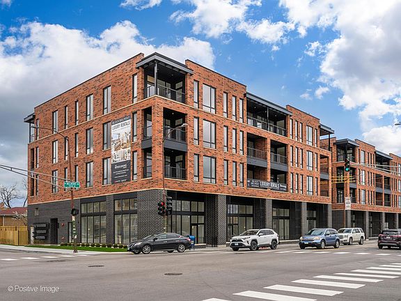 4th image of 6336 W Belmont Ave #403
