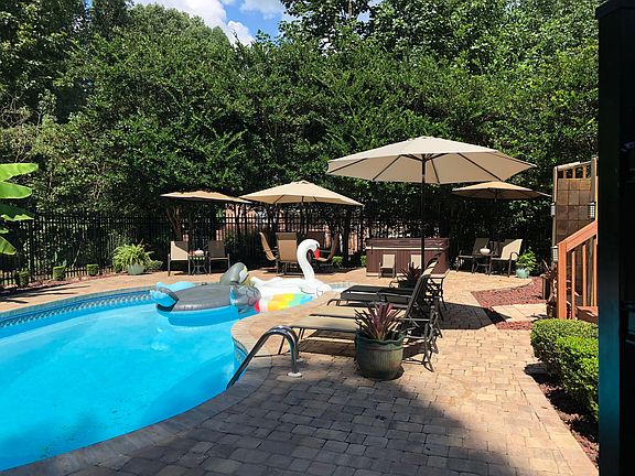 3rd image of 105 Misty Forest Dr