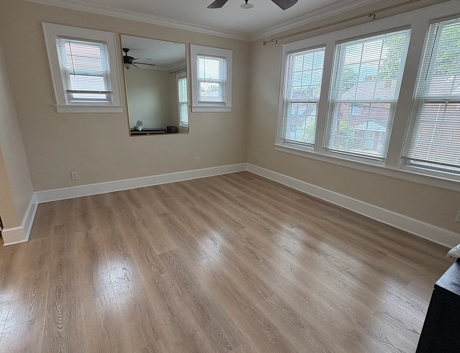 3 bed, 1200 sqft, $3,000 — Photo 3