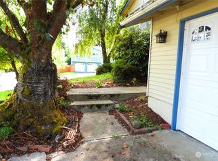 3709 SW 330th St, Federal Way, WA 98023