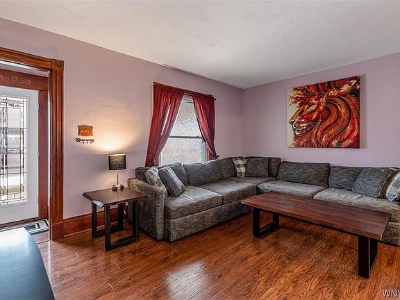 5th image of 371 Falconer St