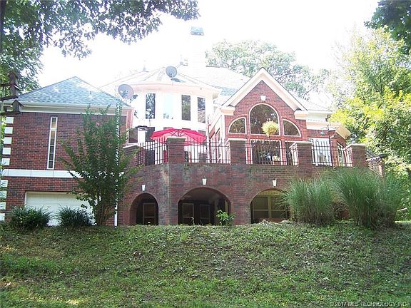 3rd image of 22775 Woodridge Dr
