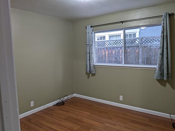 4th image of 427 Belmont Ave