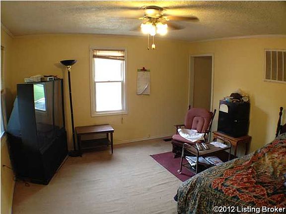 3rd image of 205 4th Ave