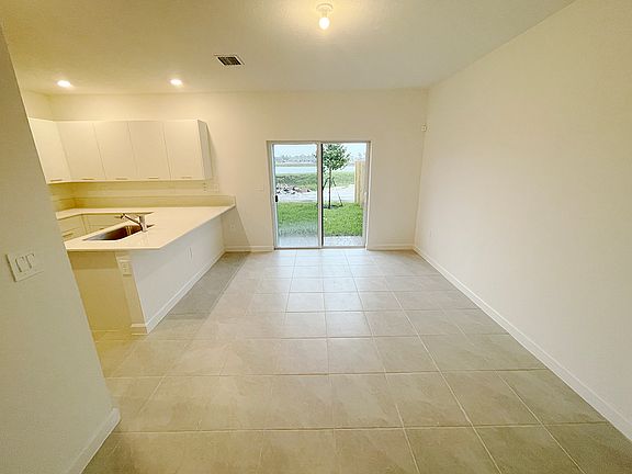 3rd image of 2338 NW 125th St #2338