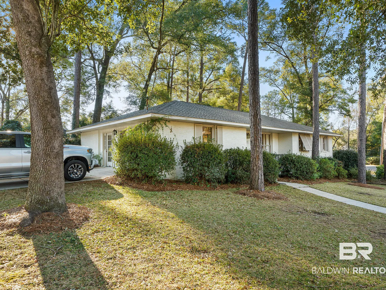 3 bed, 2.5 bath, 2192 sqft, $4,500 — Photo 2